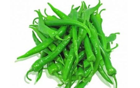 Make-Your-Face-Shine-By-Eating-Green-Chilies