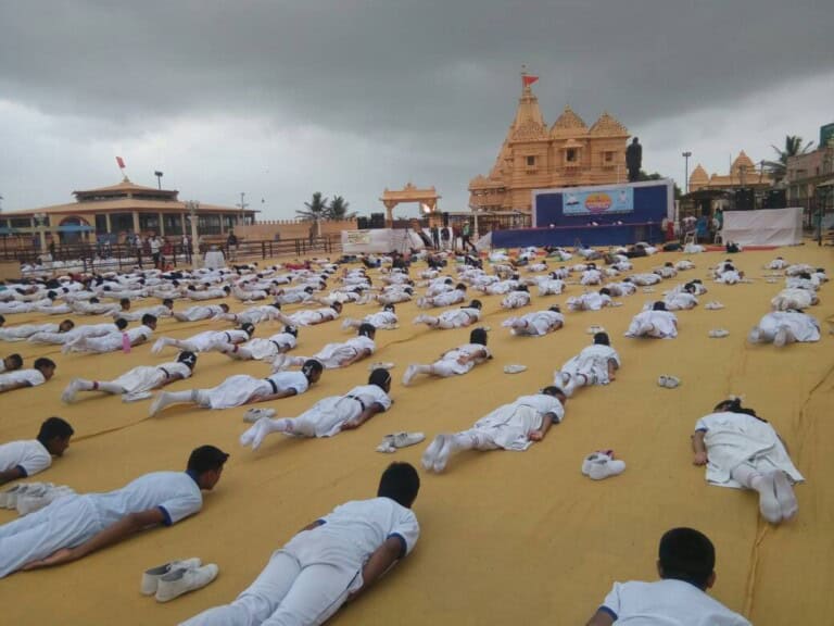Minister Jasabhai Barad Start The Program Of Yoga Day In Somnath Temple