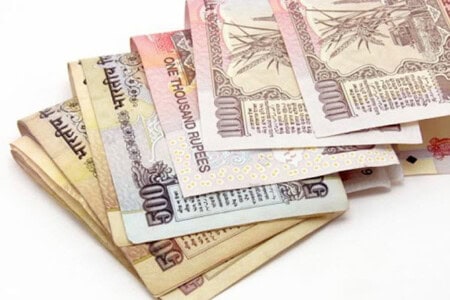 Instead Of Currency Notes Rupees Rupees 1000 And Rs 500, The Deposits Were Deposited In The Bank