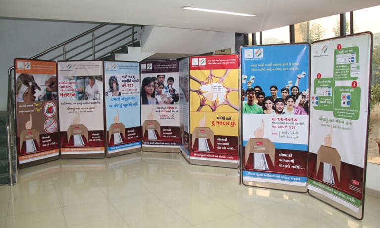 Banners For Sending Voting In The Collector'S Office