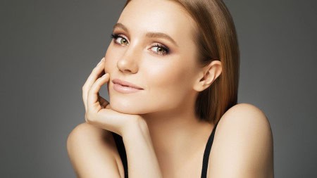 Loreal Paris Bmag Article 5 Makeup Tips To Help Create The Apperance Of Glowing Skin D