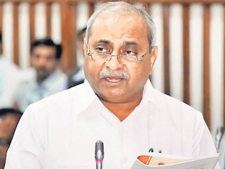 Mlas-Not-Getting-Treatment-At-Government-Expense:-Lakhs-Rupees:-Nitin-Patel