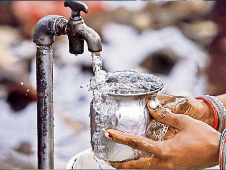 The-Chief-Minister-Of-Maharashtra-Took-The-Pledge-To-Bring-Water-To-Every-Household-Of-The-State
