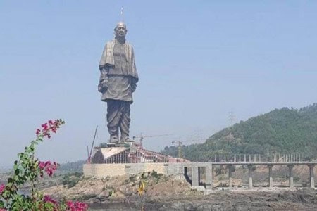 Hundreds-Of-Tourists-Returned-To-The-Statue-Of-Unity-With-Heavy-Crowds