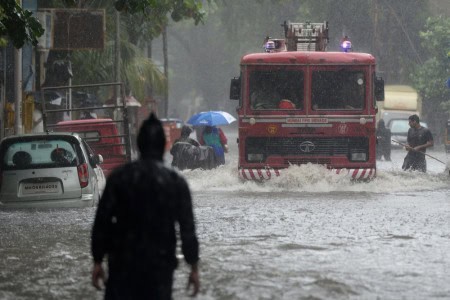 Celestial-Disaster-In-Mumbai-And-South-Gujarat-103-Rainfall-In-The-State