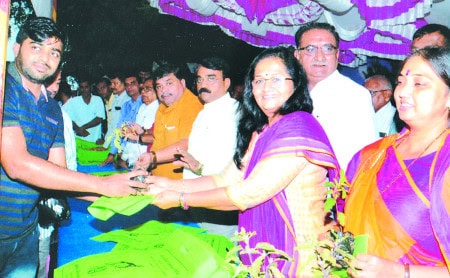 Distribution-Of-Tulsi-Seedlings-Cloth-Bags-And-A-Three-Day-Program-Of-Satsang-Was-Held