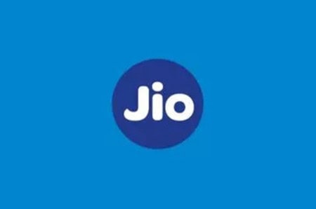 Jio-Users-Will-Now-Have-To-Pay-5-Minutes-Per-Minute-To-Make-A-Voice-Call-To-Another-Companys-Network