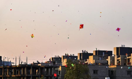1 People Enjoying Kite Flying On Uttrayan Makar Sankranti Ahmedabad Gujarat India Anand Purohit