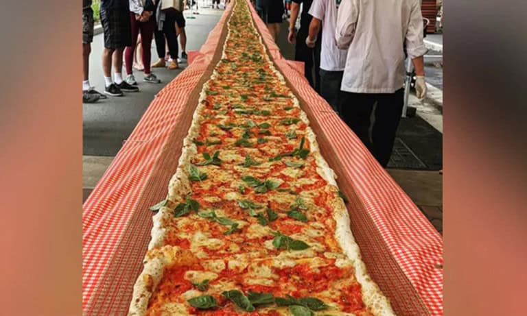 Restaurant Cooks 338 Foot Pizza To Raise Funds For Australia Firefighters