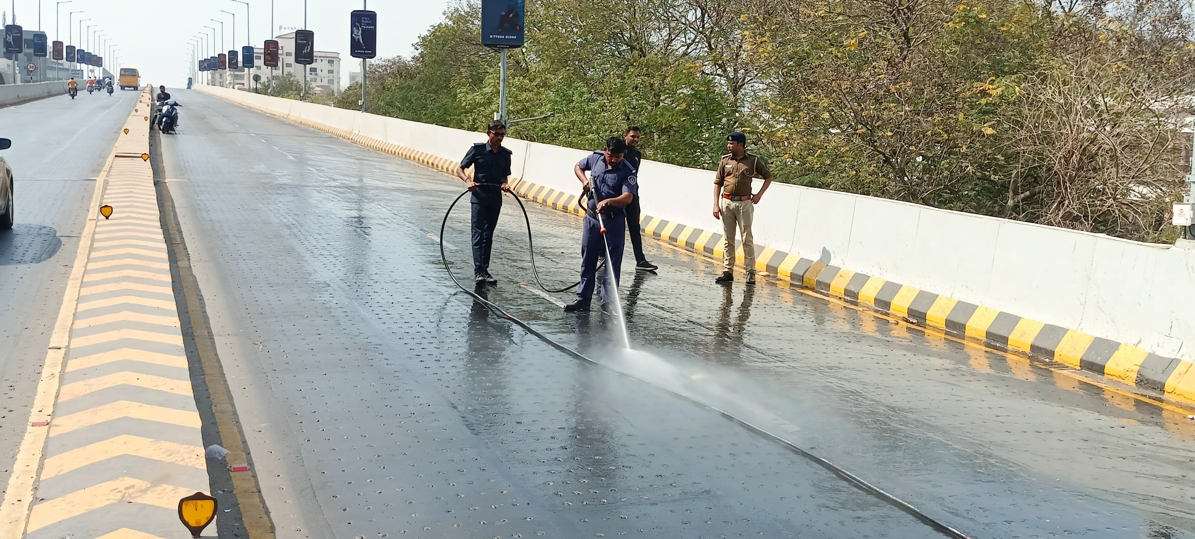 Rajkot's KKV Chowk multilevel bridge was closed for 45 minutes due to oil spillage