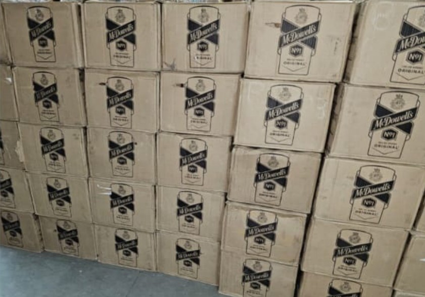 Liquor-beer worth Rs.14 lakh smuggled under the guise of wheat was seized from the outskirts of Leeli Sajdiali village.