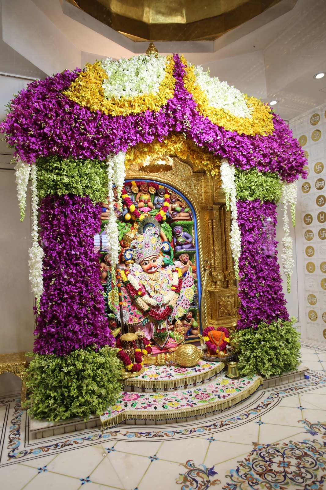 Srikashtabhanjan Dev Hanuman was decorated with 60 kg of colorful orchid flowers.